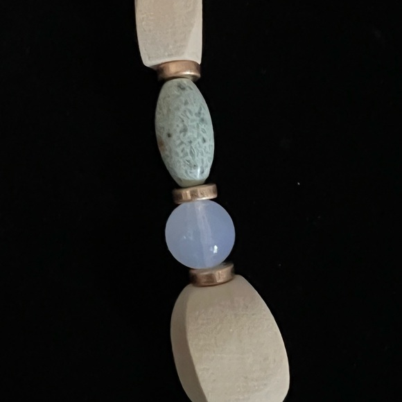 Gold and Cream Beaded Necklace with Distinctive Pendant - Picture 12 of 13